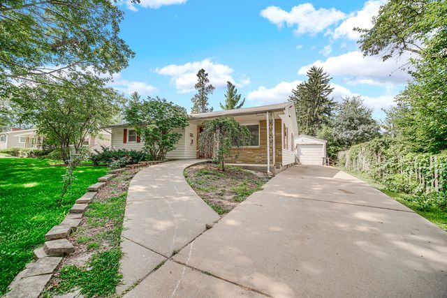 223 S Randall Road, Aurora, IL 60506