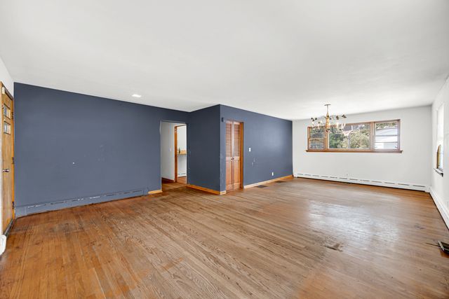 223 S Randall Road, Aurora, IL 60506