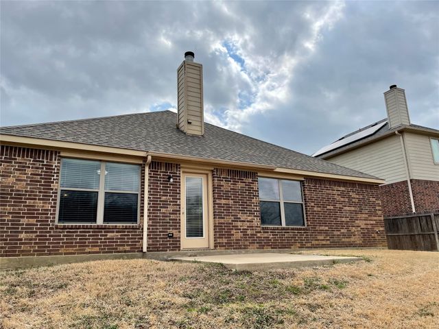 605 Knollwood Trail Court, Oak Point, TX 75068
