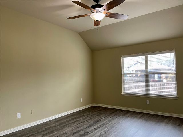 605 Knollwood Trail Court, Oak Point, TX 75068
