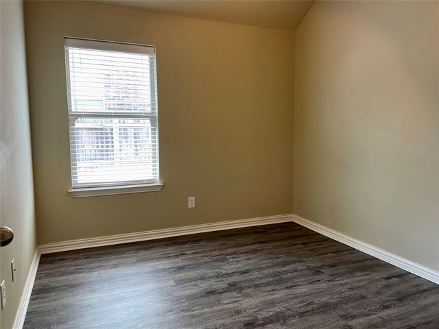 605 Knollwood Trail Court, Oak Point, TX 75068