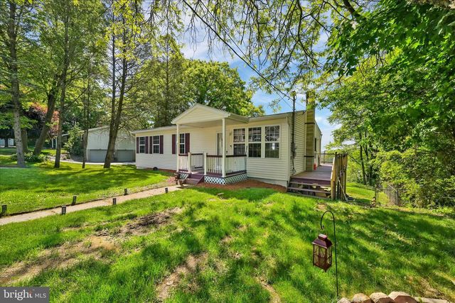 382 OHIO AVE, Shenandoah, PA 17976
