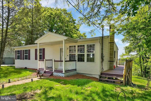 382 OHIO AVE, Shenandoah, PA 17976