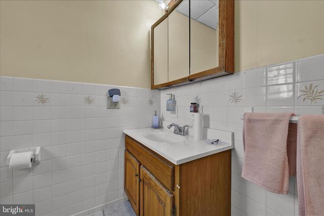 382 OHIO AVE, Shenandoah, PA 17976