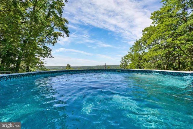 382 OHIO AVE, Shenandoah, PA 17976