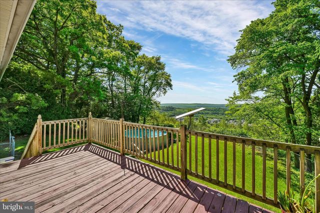 382 OHIO AVE, Shenandoah, PA 17976