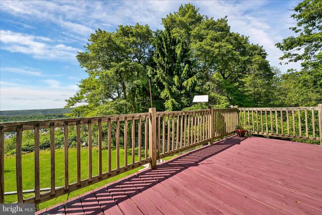 382 OHIO AVE, Shenandoah, PA 17976