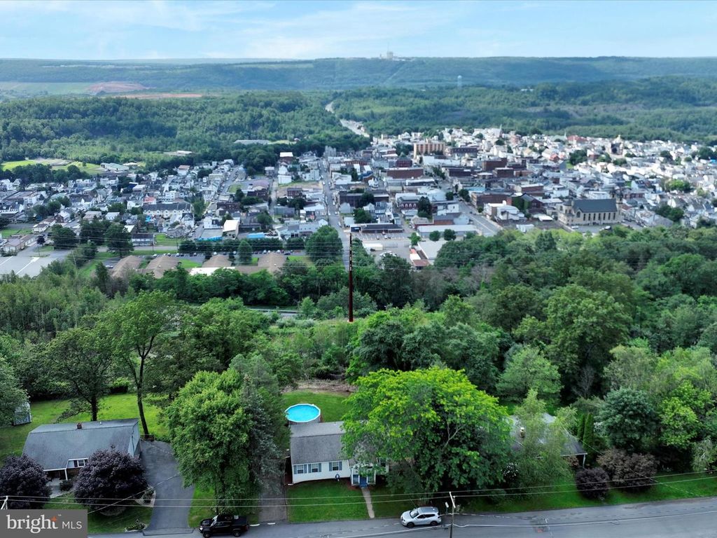 382 OHIO AVE, Shenandoah, PA 17976