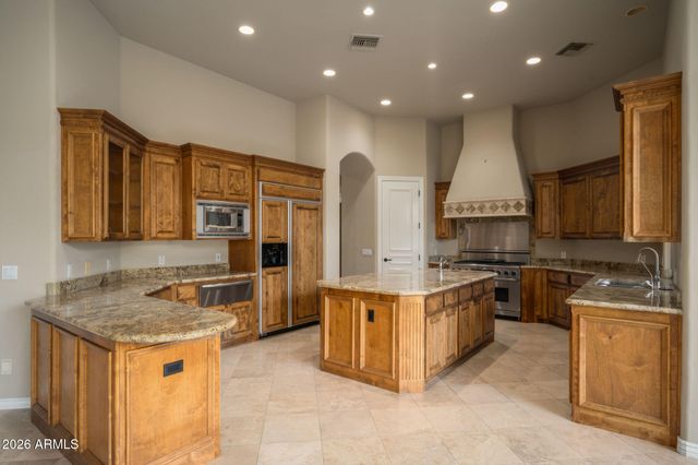 6243 E CAMELBACK Road, Scottsdale, AZ 85251