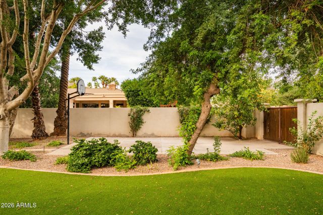 6243 E CAMELBACK Road, Scottsdale, AZ 85251