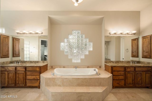 6243 E CAMELBACK Road, Scottsdale, AZ 85251