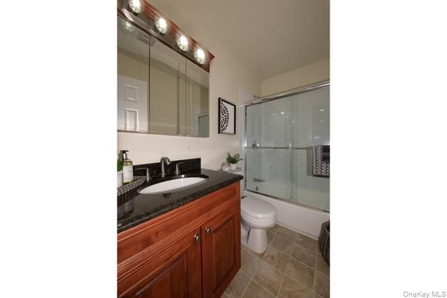 72 Mount Vernon Avenue A05, Patchogue, NY 11772