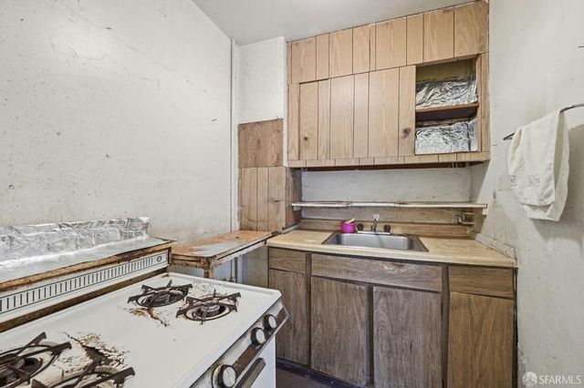 847 Greenwich Street, San Francisco, CA 94133