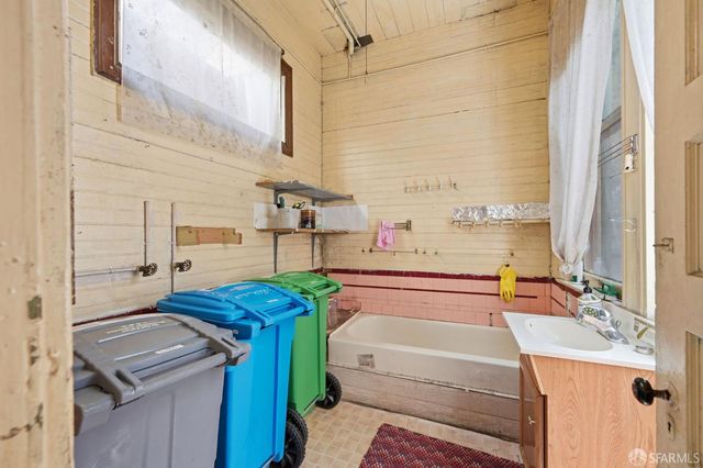 847 Greenwich Street, San Francisco, CA 94133