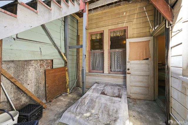 847 Greenwich Street, San Francisco, CA 94133