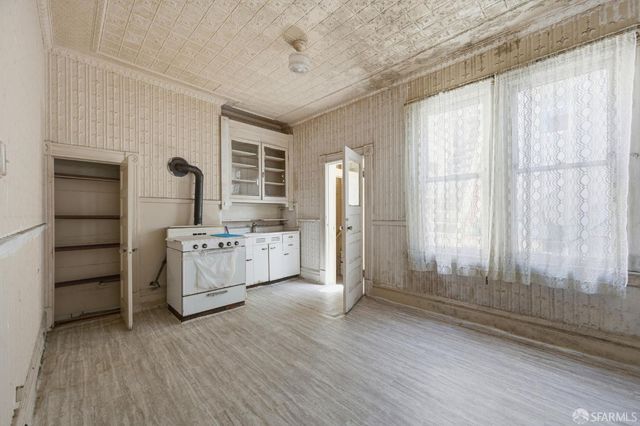 847 Greenwich Street, San Francisco, CA 94133