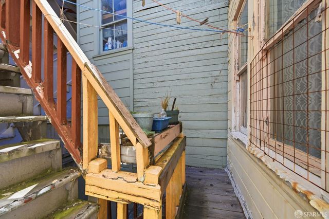 847 Greenwich Street, San Francisco, CA 94133