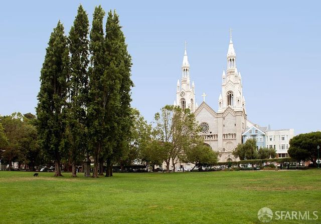 847 Greenwich Street, San Francisco, CA 94133