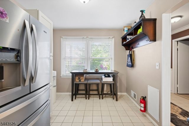3 Sandpiper Dr, Sayreville Boro, NJ 08859