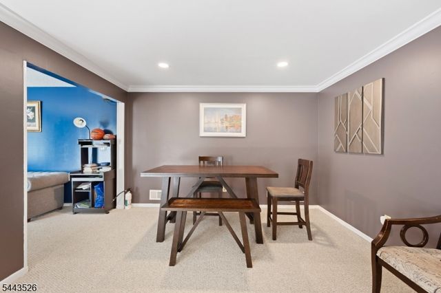 3 Sandpiper Dr, Sayreville Boro, NJ 08859