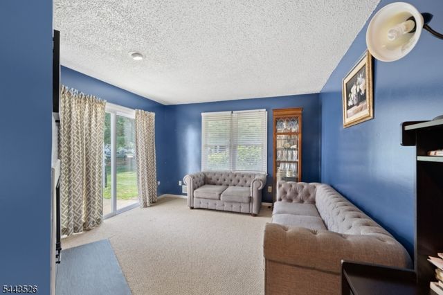 3 Sandpiper Dr, Sayreville Boro, NJ 08859