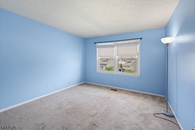 3 Sandpiper Dr, Sayreville Boro, NJ 08859