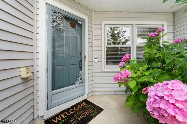 3 Sandpiper Dr, Sayreville Boro, NJ 08859
