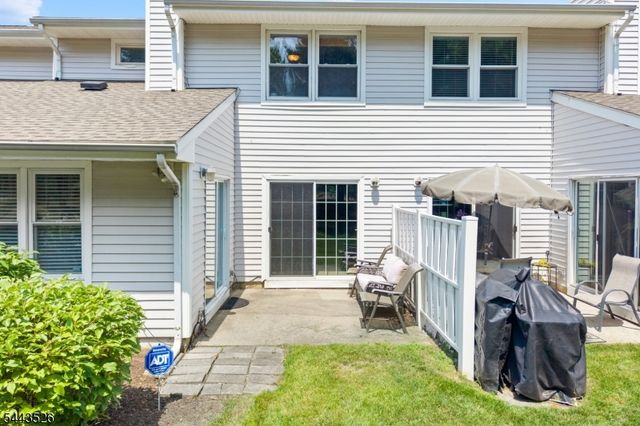 3 Sandpiper Dr, Sayreville Boro, NJ 08859