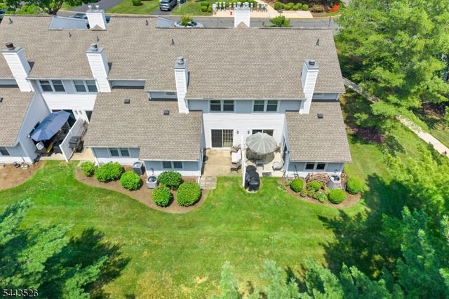3 Sandpiper Dr, Sayreville Boro, NJ 08859