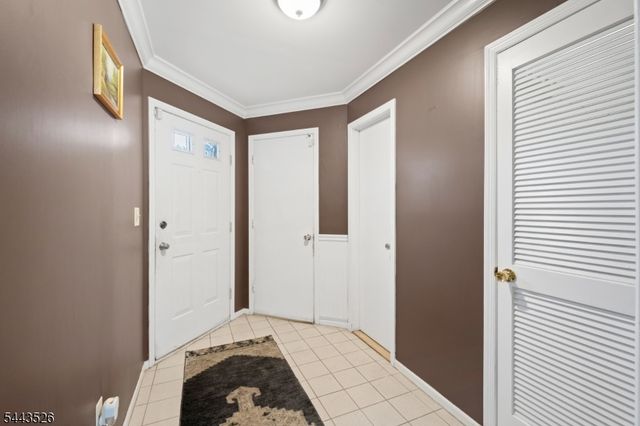 3 Sandpiper Dr, Sayreville Boro, NJ 08859