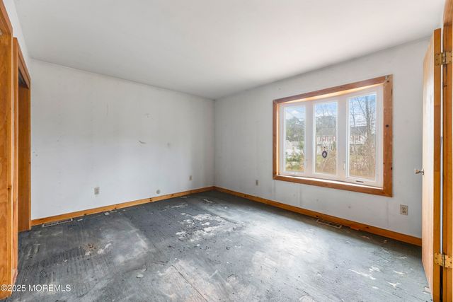 198 Grand Central Parkway, Bayville, NJ 08721