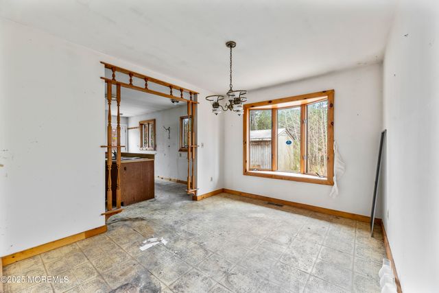 198 Grand Central Parkway, Bayville, NJ 08721