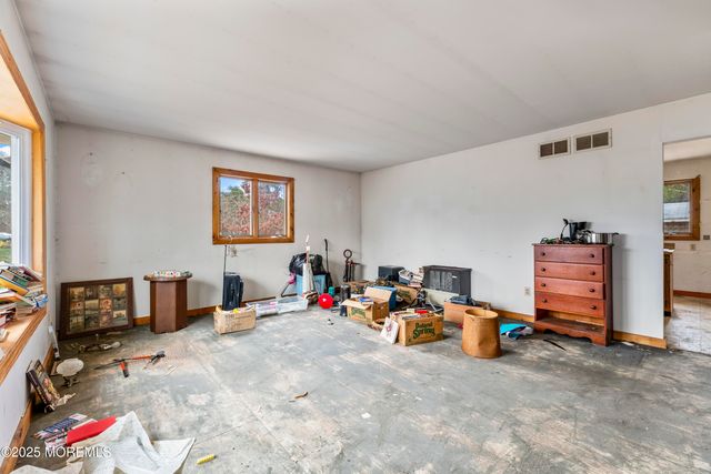 198 Grand Central Parkway, Bayville, NJ 08721