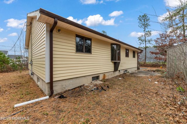 198 Grand Central Parkway, Bayville, NJ 08721