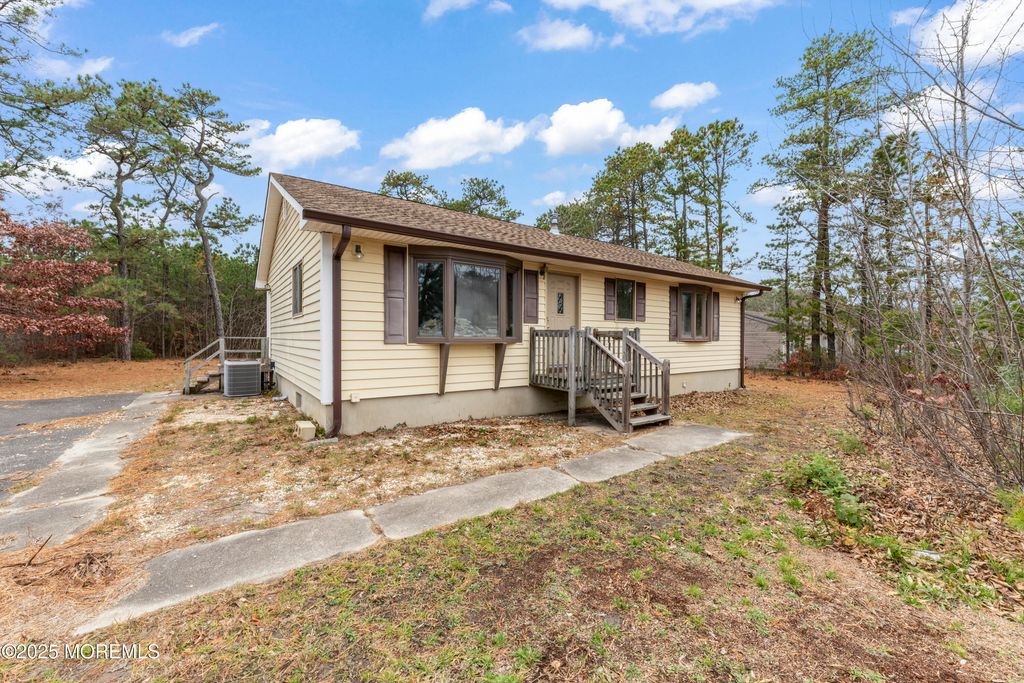 198 Grand Central Parkway, Bayville, NJ 08721
