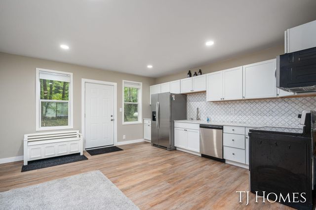 6048 Stewart Woods Drive, Baltimore Twp, MI 49046