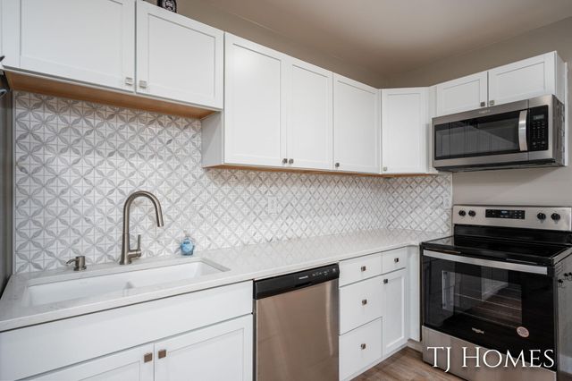 6048 Stewart Woods Drive, Baltimore Twp, MI 49046