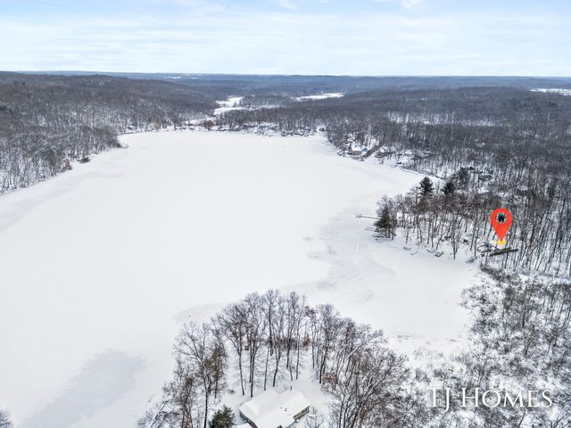 6048 Stewart Woods Drive, Baltimore Twp, MI 49046