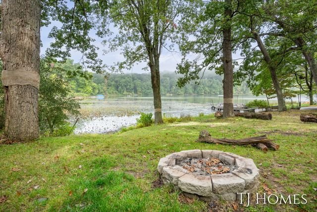 6048 Stewart Woods Drive, Baltimore Twp, MI 49046