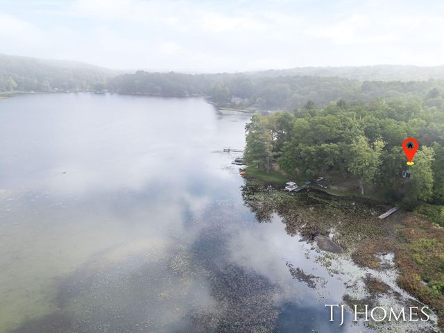 6048 Stewart Woods Drive, Baltimore Twp, MI 49046