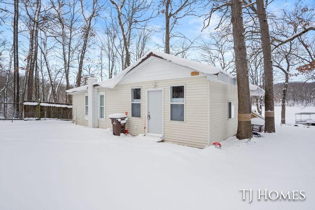 6048 Stewart Woods Drive, Baltimore Twp, MI 49046