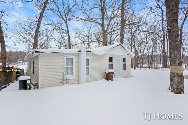 6048 Stewart Woods Drive, Baltimore Twp, MI 49046