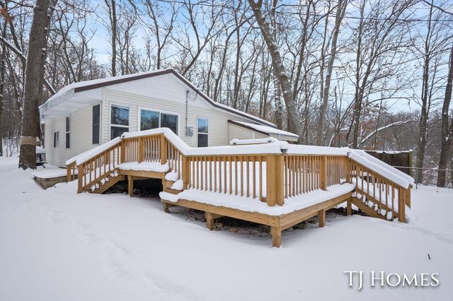 6048 Stewart Woods Drive, Baltimore Twp, MI 49046