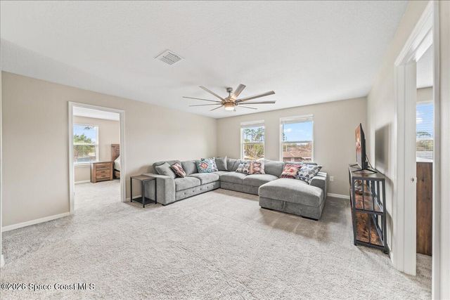 800 Lyons Circle NW, Palm Bay, FL 32907