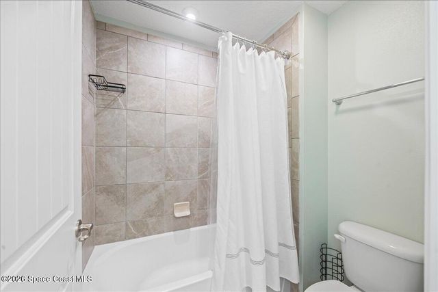 800 Lyons Circle NW, Palm Bay, FL 32907