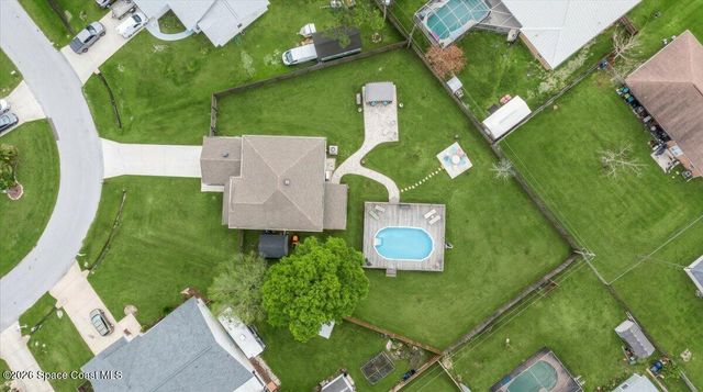 800 Lyons Circle NW, Palm Bay, FL 32907