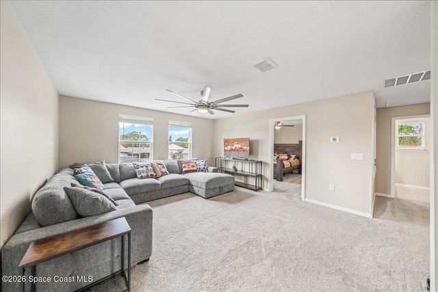 800 Lyons Circle NW, Palm Bay, FL 32907