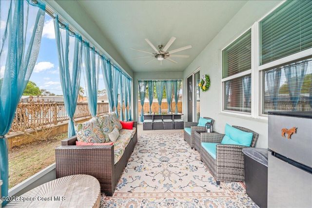 800 Lyons Circle NW, Palm Bay, FL 32907