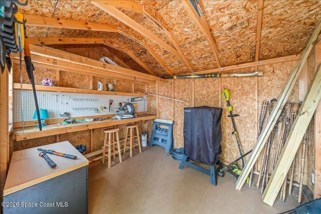 800 Lyons Circle NW, Palm Bay, FL 32907