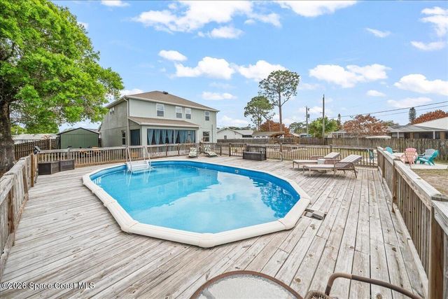 800 Lyons Circle NW, Palm Bay, FL 32907